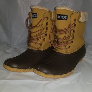 NWOT Winter boots